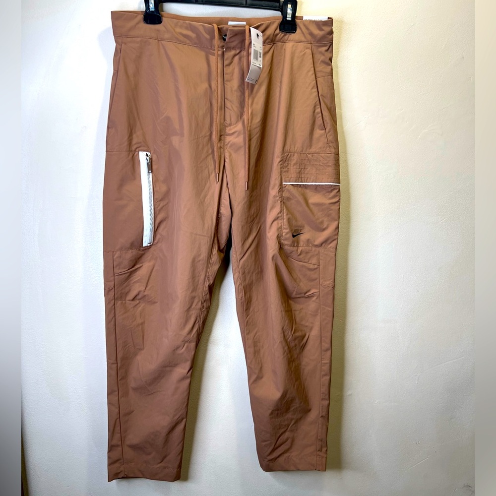 NIKE Sportswear Style Essentials Men’s Woven Unlined Sneaker Pants 32